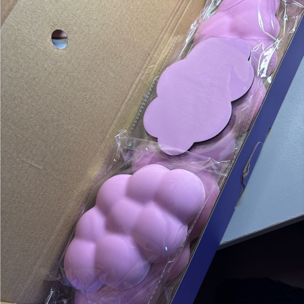 Pink Cloud-Shaped Women’s Accessory